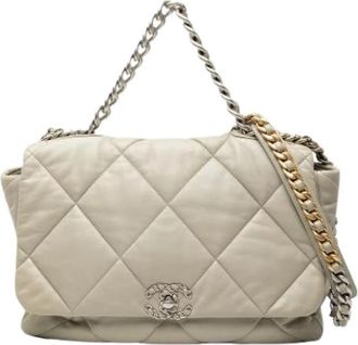 Chanel Pre-owned Maxi 19 Flap Bag - Dames - Vintage Schoudertas - Beige - ONE Size - Leer - Vintage