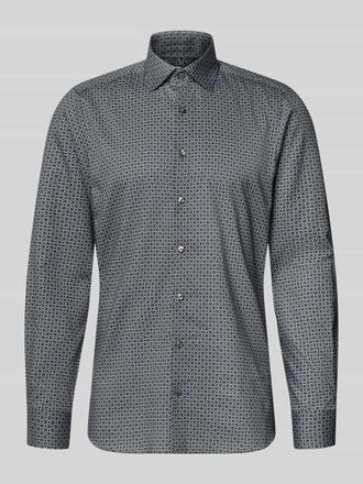 Olymp Level 5 Slim Fit Bsuinesshemd aus Baumwolle mit Kentkragen in Oliv, Größe 38