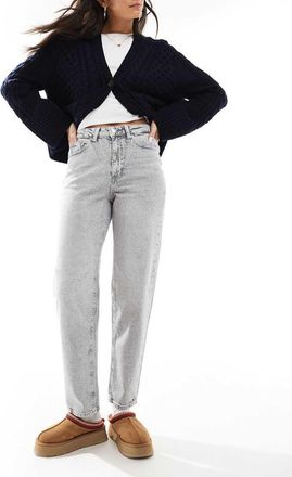 Vero Moda Tessa mom jeans in light gray denim