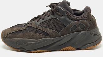 adidas Boost 700 Size 44 Two Tone Mesh and Suede Low Top Sneakers