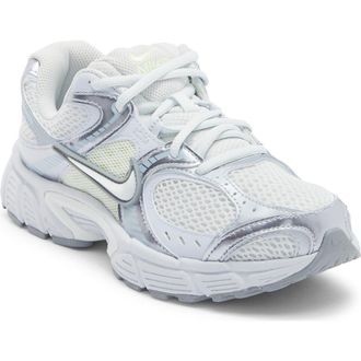 Nike V5 RNR Sneaker in Grey/Off White/Volt at Nordstrom Rack, Size 10.5