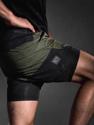 Born Short Strider Kaki Leaft/Black