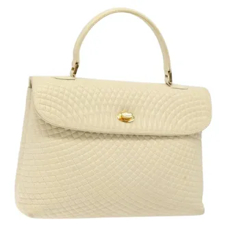 Bally Vintage Flap Quilted Leather Ecru Leather Handbag (Pre-Owned)