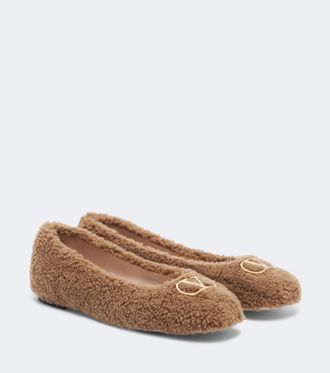 Valentino Garavani VLogo teddy ballet flats