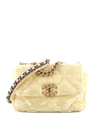 Chanel 19 Flap Bag Quilted Sequins Medium shoulder bag - Geel