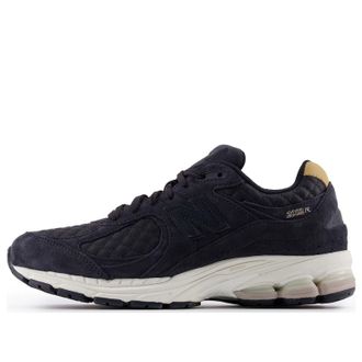 New Balance 2002R Quilted Black M2002RPG