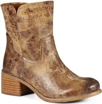 Diba WEST HAVEN Pull-On Distressed Leather Western Boots in Tan at Nordstrom, Size 7.5