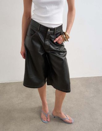 Topshop shorts lunghi in pelle sintetica neri-Nero