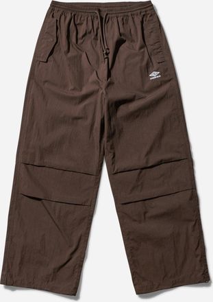 Umbro Men s Field Pants Dark Brown