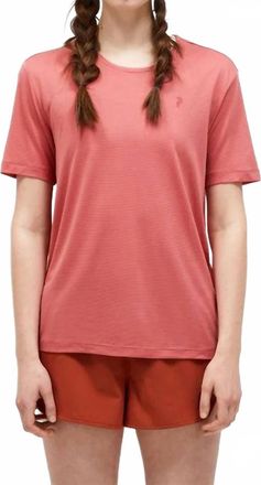 Peak Performance Delta Short Sleeve Tee In Trek Pink