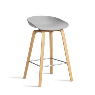 HAY About A Stool AAS 32 H 65 cm, Eiche lackiert / Edelstahl / concrete grey 2.0 (Kunststoffgleiter)