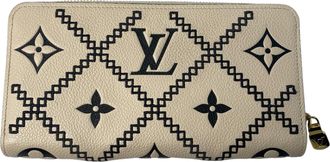 Louis Vuitton Cream Leather Long Wallet (Bi-Fold) (Pre-Owned)
