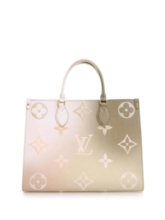 Louis Vuitton Borsa a tracolla Spring In The City OnTheGo MM con monogramma Giant 2021-2025 - Verde