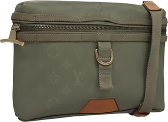 Louis Vuitton Messenger Grey Canvas Shoulder Bag (Pre-Owned)