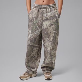 Nike Jordan Womens Jordan Brooklyn Fleece Relaxed Wide Leg Realtree Pants in White | IU7253-100