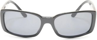 Chanel 2000s zonnebril met rechthoekig montuur en CC-logo - Zwart