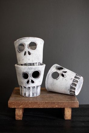 Kalalou Set Of Three Halloween Skull Vases