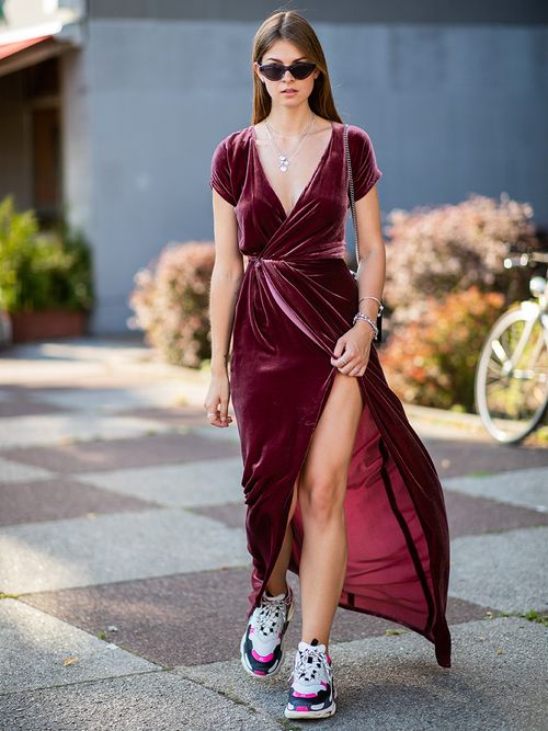 Auch Samtkleider können vor allem als Wickelkleid super schön im Sommer sein.