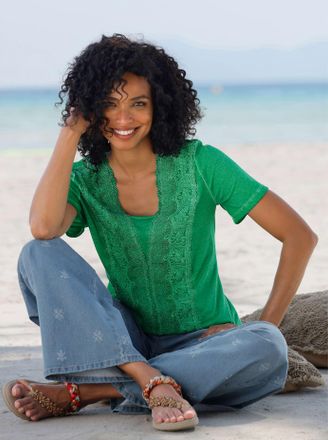 Heine Spitzenshirt HEINE Shirt, Damen, Gr. 34, grasgr&uuml;n, 100% Baumwolle, Spitze:50% Baumwolle, 50% Polyester, unifarben, V-Ausschnitt, Shirts Spitzenshirt