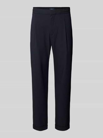 Mc Neal Tapered Fit Stoffhose mit Ges&auml;&szlig;taschen in Marine, Gr&ouml;&szlig;e XS