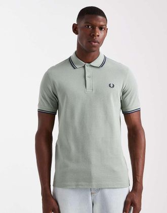 Fred Perry Polo kaki con doppia riga a contrasto sui bordi-Verde