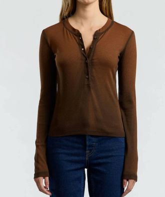 Cotton Citizen Verona Henley Top In Chestnut Cast