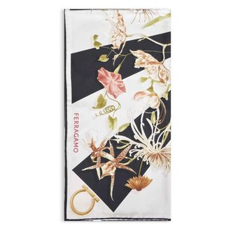 Ferragamo Silky Scarves, female, Multicolor, Size: ONE SIZE Gaia Print Silk Scarf