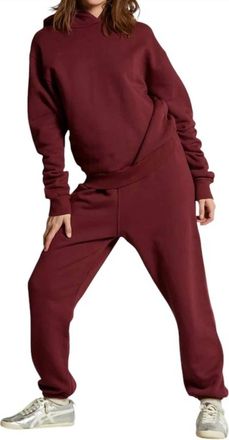 perfectwhitetee Stevie Easy Sweatpant Jogger In Cranberry