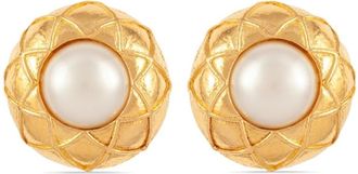 Chanel 1980s faux-pearl clip-on earrings - women - Gold Plated Brass/Plastic - One Size