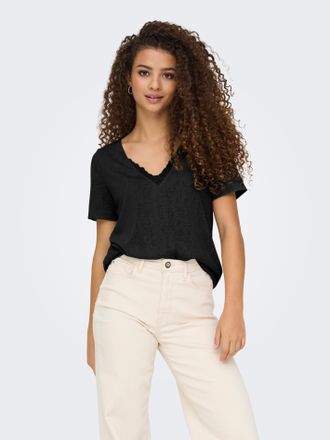 Only V-Shirt ONLY ONLZOLA LIFE S/S V-NECK LACE TOP JRS, Damen, Gr. XS (34), schwarz detail:silber charm, Jersey, Obermaterial: 100% Polyester, unifarben, V