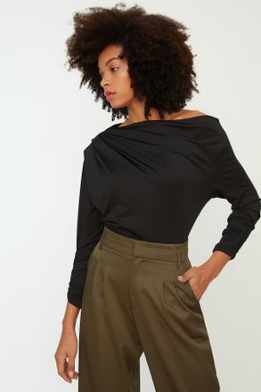 Trendyol Vrouwen Asymmetrische kraag Gepofte/ruche mouw Blouse
