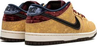 Nike Womens Sb Dunk Sneaker Brown Leather Suede