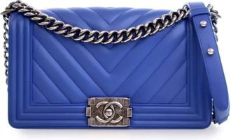 Chanel Borsa a tracolla Boy media in pelle di vitello con motivo chevron 2016-2017 - Blu