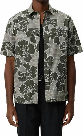 Les Deux Charlie Poppy Aop Short Sleeve Shirt In Olive Night