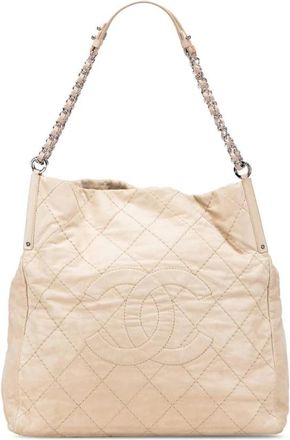 Chanel Pre-owned Shoulder Bags, female, Brown, Size: ONE SIZE Pre-owned Quilted Leather Shoulder Bag