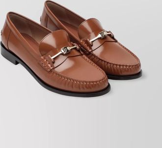 Ferragamo chain hardware moccasin round toe stitching