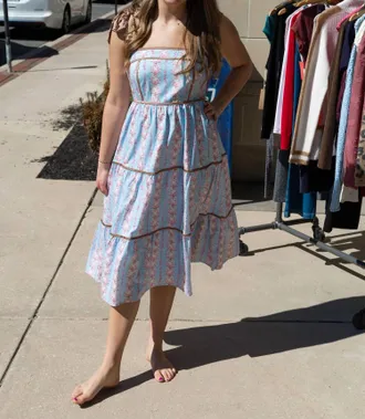 Peach Love California Contrast Shoulder Tie With Binding Detail Floral Maxi Dress In Light Blue/mocha