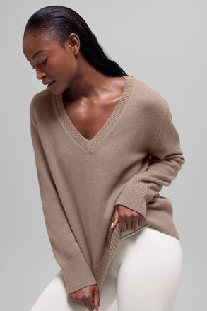 Alo | Wool Cashmere New Class Oversized V-Neck Sweater Top in Chai Latte Brown, Size: Medium
