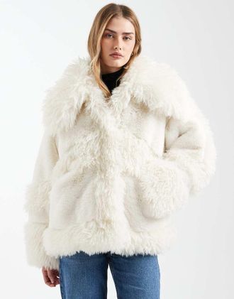 Asos Cappotto in pelliccia sintetica color crema patchwork-Neutro