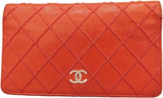 Chanel Red Color Leather Long Wallet (Bi-Fold) (Pre-Owned)