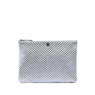 Chanel Pre-owned Clutches, female, Gray, Size: ONE SIZE Pre-owned Quilted Calf Leather Clutch
