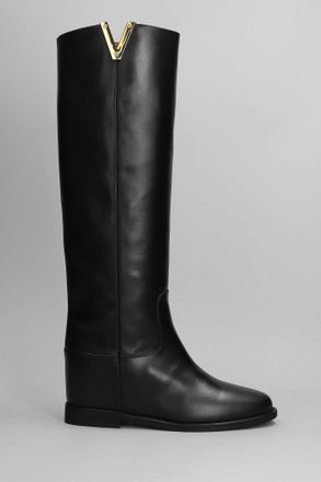 Via Roma 15 In Black Leather