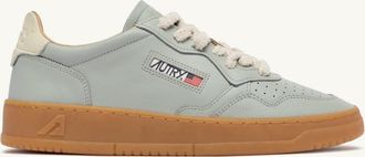 Autry MEDALIST LOW SNEAKERS IN MILITARY AND MARSHMALLOW LEATHER