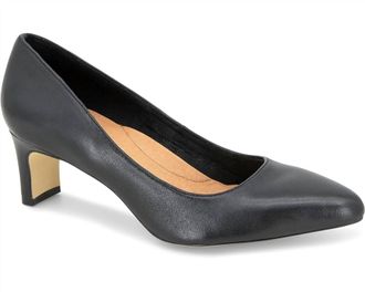 Andr&eacute; Assous Womens Wynne Sandals In Black