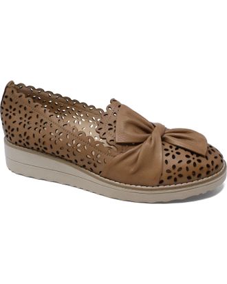 Django & Juliette Womens Omilla Slip-On In Dark Tan-Vanilla Sole Leather