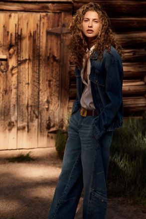 Pilcro Kaye Mid Rise Barrel Leg Jeans