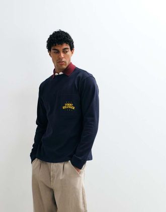 Tommy Hilfiger T-shirt squadrata a maniche lunghe blu navy con logo stile college