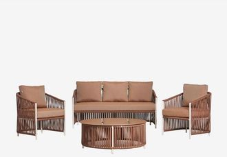 Sklum Set da giardino con divano a 2 posti, 2 poltrone e tavolini in alluminio e corda intrecciata Sophie. SKLUM