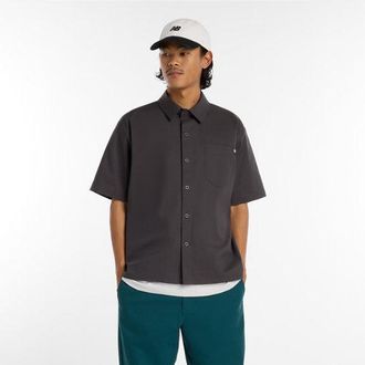 New Balance Hombre Numeric Button Up Shirt en Negro, Sarga de algod&oacute;n, Talla 2XL