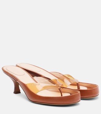 Chlo&eacute; Chlo&eacute; Sandali infradito Junie in pelle e TPU